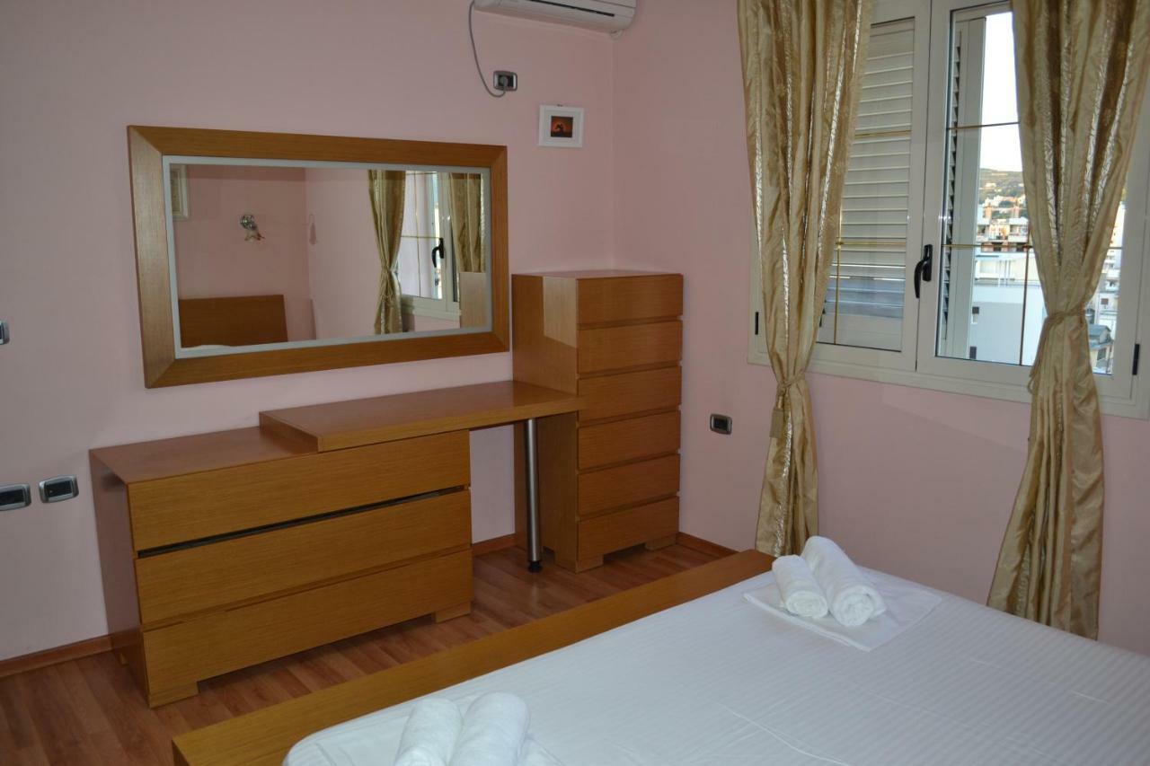 Penthouse Terrace 4 Bedrooms Apartment Vlore Exterior photo