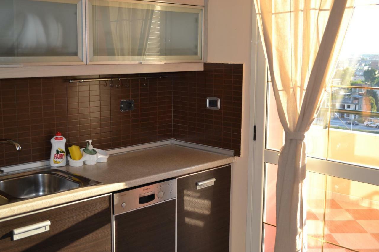 Penthouse Terrace 4 Bedrooms Apartment Vlore Exterior photo