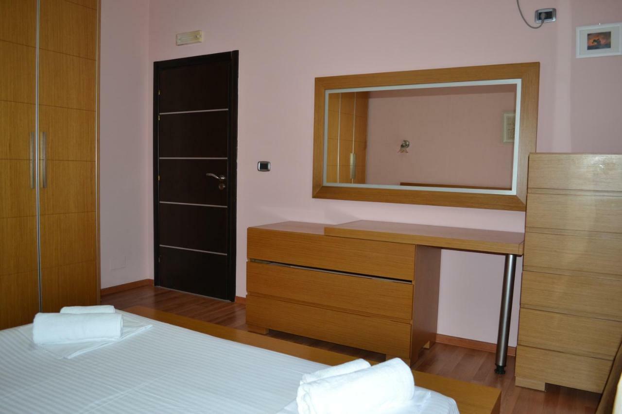 Penthouse Terrace 4 Bedrooms Apartment Vlore Exterior photo