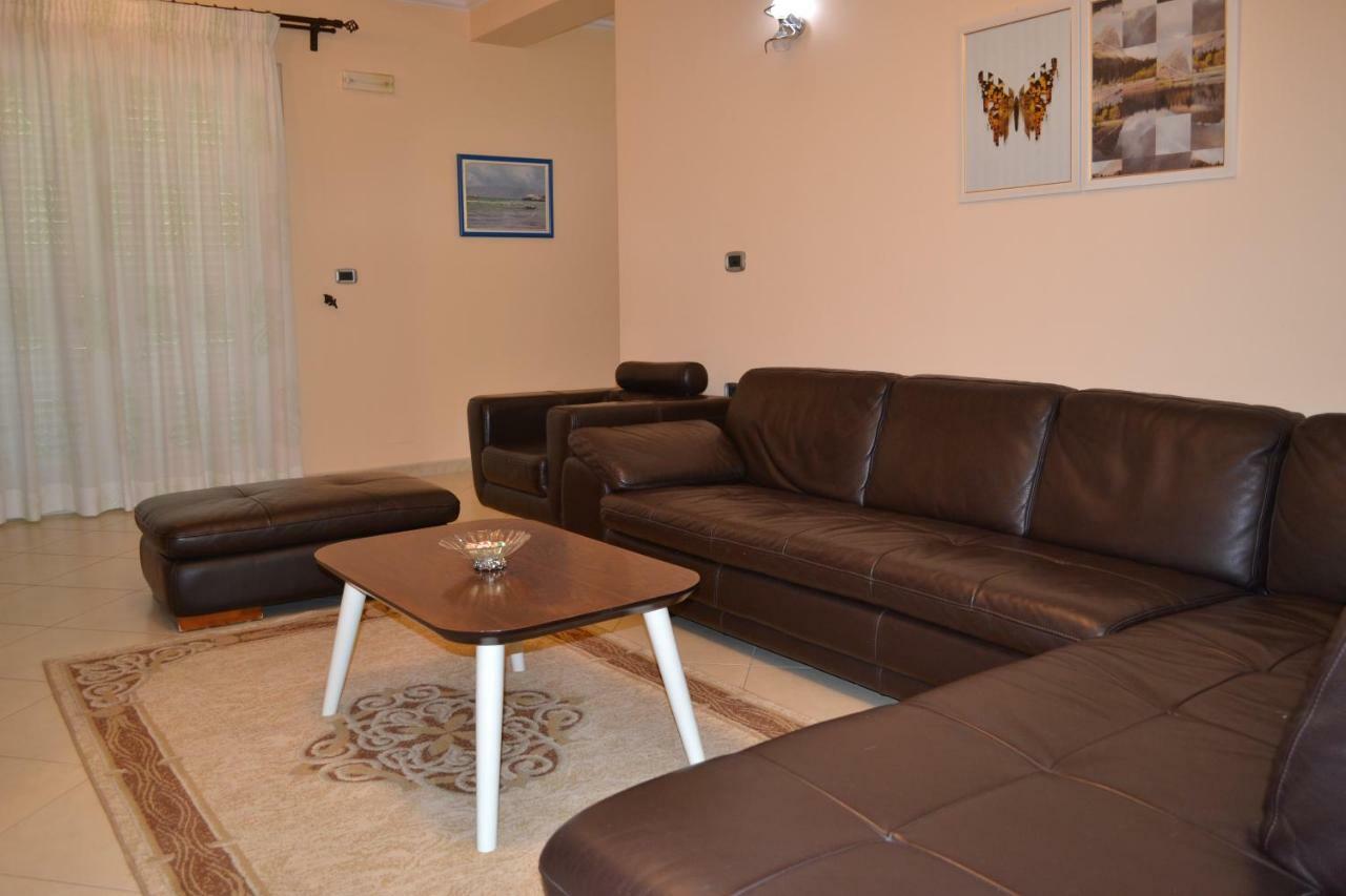 Penthouse Terrace 4 Bedrooms Apartment Vlore Exterior photo